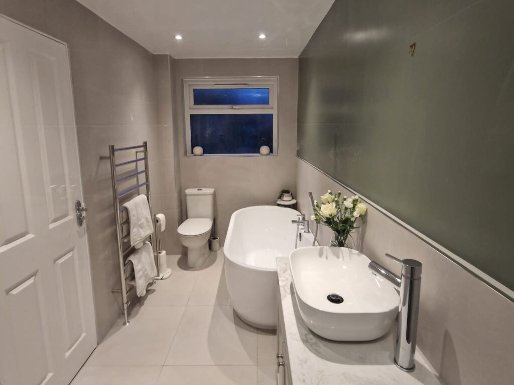 Bathrooms by Edinburgh & Lothians Joiner NOTH Joinery